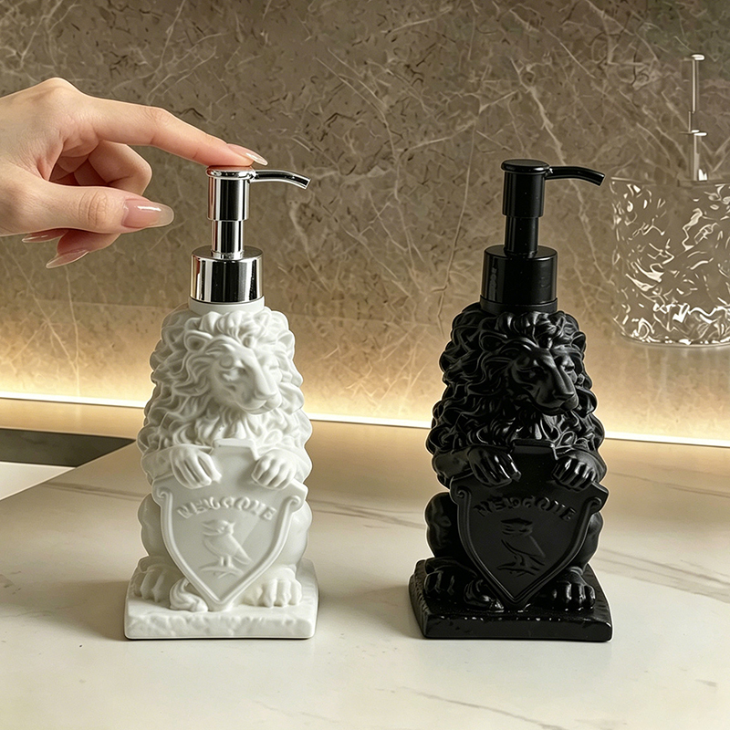 ขวดสบู่รูปโล่สิงโตวินเทจ ของตก - Home One Bathroom Accessories บทวิจารณ์และราคา